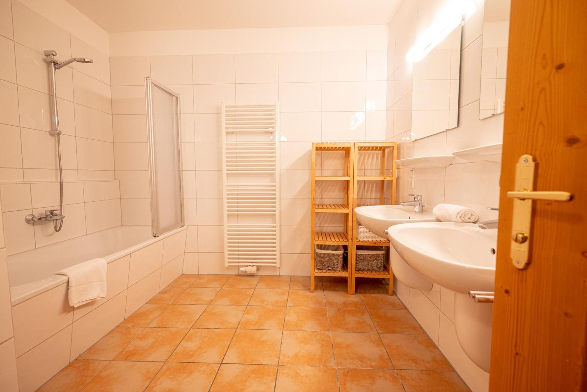 All Seasons Lodge By All In One Apartments Kaprun Luaran gambar