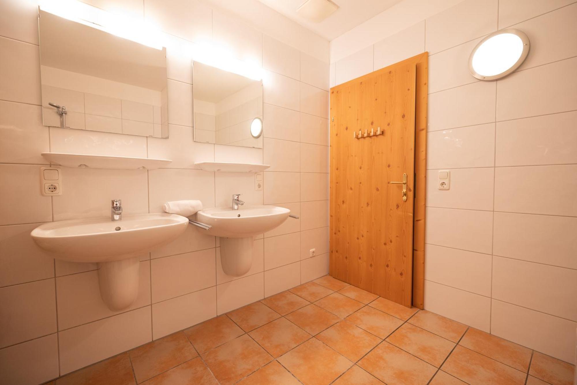 All Seasons Lodge By All In One Apartments Kaprun Luaran gambar